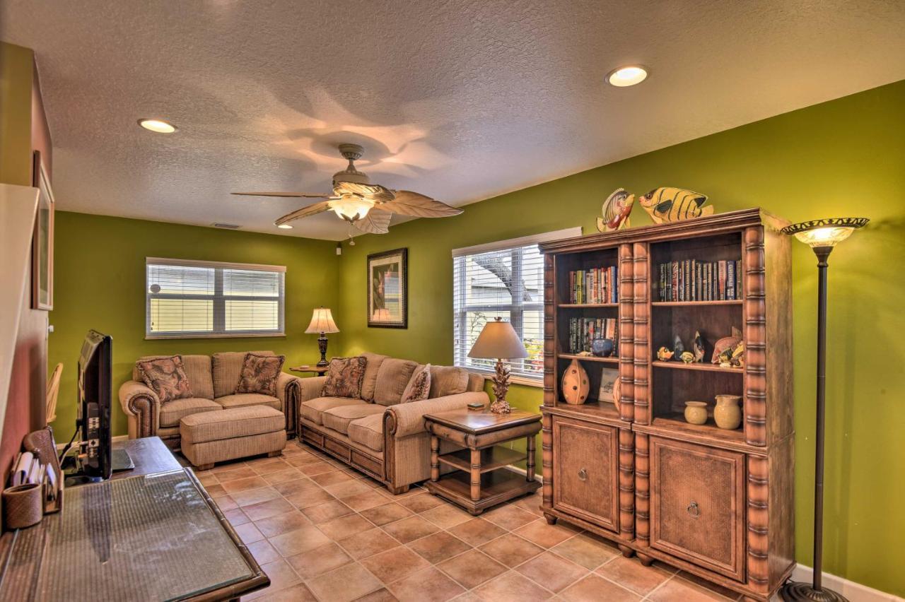 Sunny Cocoa Beach Escape With Bikes, Walk To Beach Exterior photo
